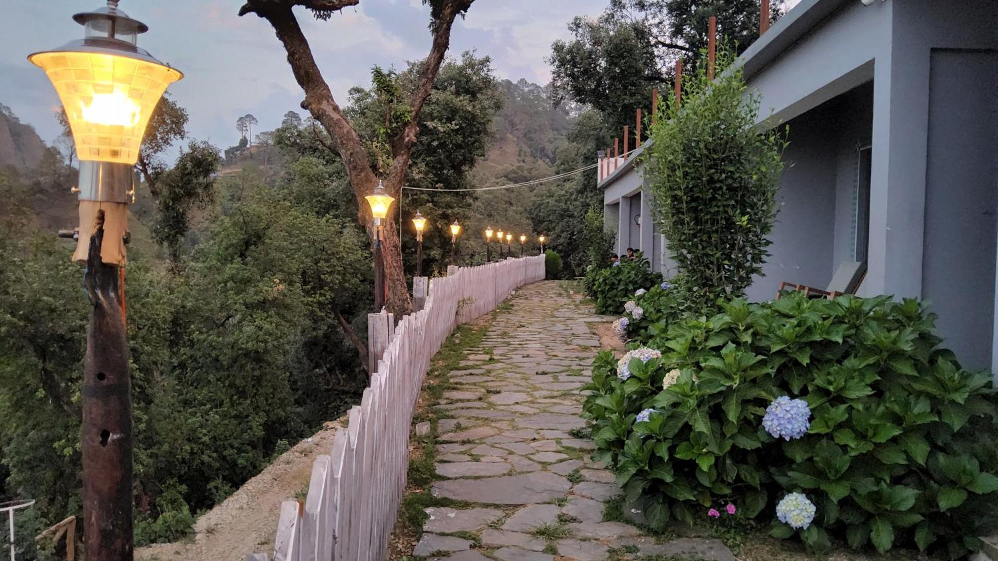 Shiva Valley Resort Kokhliyal Gaon ภายนอก รูปภาพ